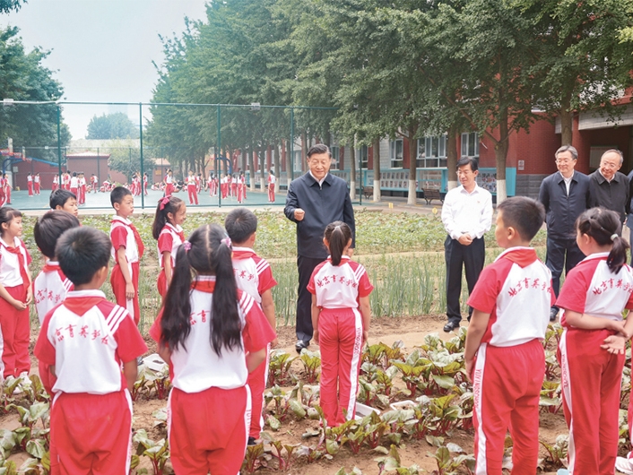 习近平：培养德智体美劳全面发展...